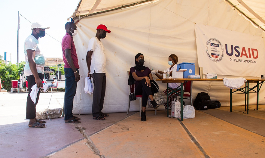 People waiting for their vaccines during the November 4–5, 2021, mass vaccination campaign