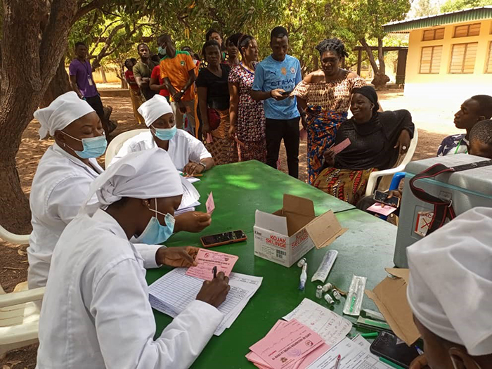 Launch of the COVID-19 vaccination campaign in the presence of the prefectural authority and the Gbeke health regional director.